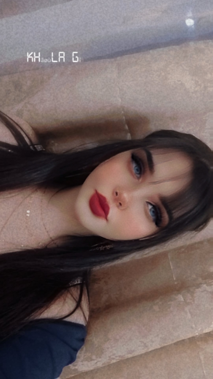 Khaoula Khou_jyCze